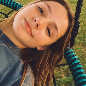 Meet your Posher, Katelyn